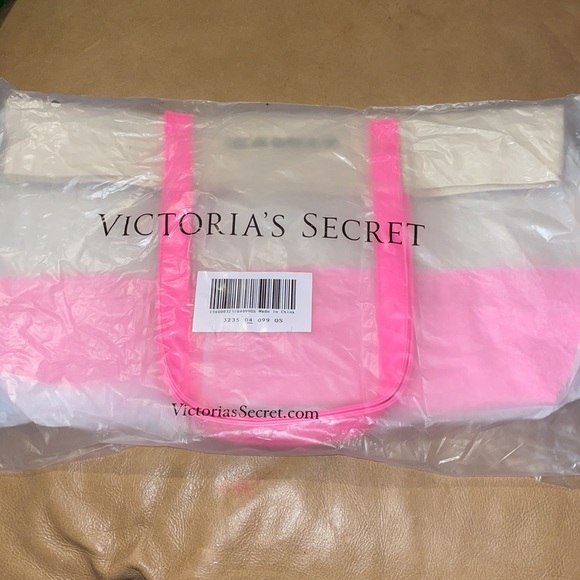 Victoria’s Secret - Picture 4 of 5